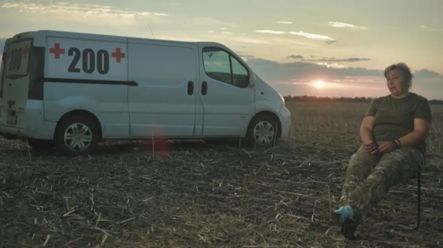 Український документальний фільм "Місія 200" отримав гран-прі на міжнародному кінофестивалі в Ризі, розкриваючи емоційну історію волонтерки Тетяни Потоцької–Євчук